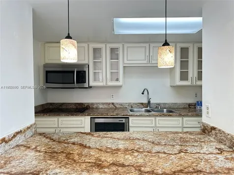 802 NW 87th Avenue Miami FL 33172