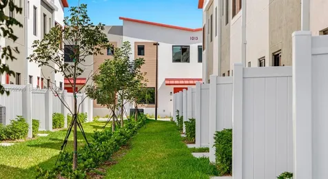 1001 NE 58th Street Oakland Park FL 33334