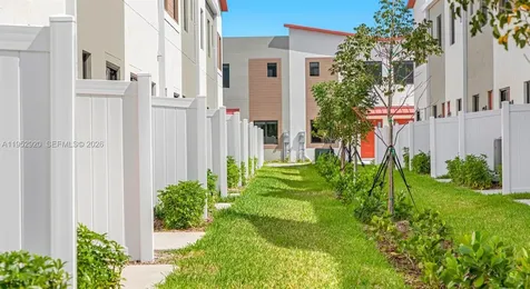 1001 NE 58th Street Oakland Park FL 33334