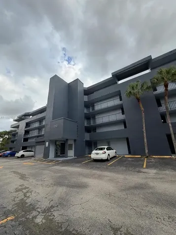 310 Fontainebleau Boulevard Miami FL 33172