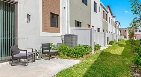 1001 NE 58th Street Oakland Park FL 33334