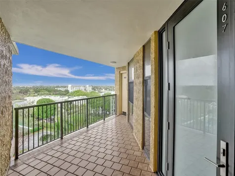 1167 Hillsboro Mile Hillsboro Beach FL 33062
