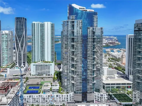 851 NE 1st Avenue Miami FL 33132