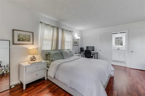 301 SW 135th Avenue Pembroke Pines FL 33027
