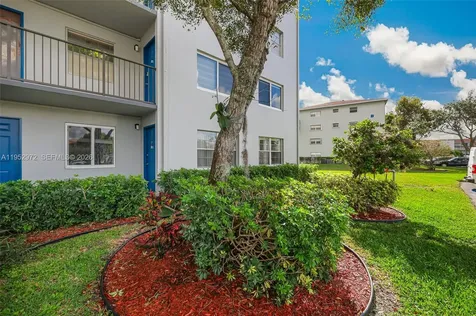 301 SW 135th Avenue Pembroke Pines FL 33027