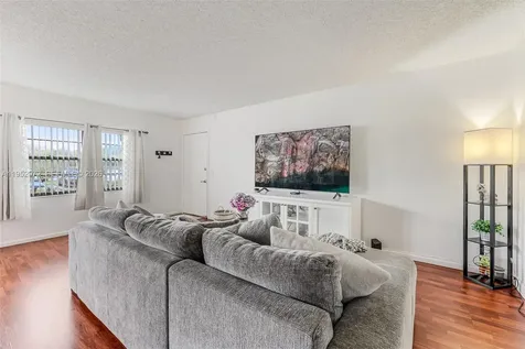 301 SW 135th Avenue Pembroke Pines FL 33027