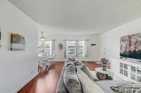 301 SW 135th Avenue Pembroke Pines FL 33027