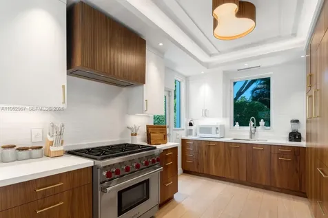 4580 Post Avenue Miami Beach FL 33140