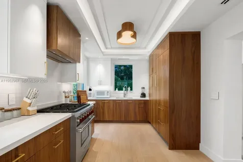 4580 Post Avenue Miami Beach FL 33140