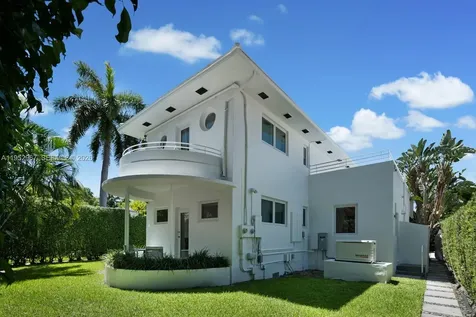 4580 Post Avenue Miami Beach FL 33140