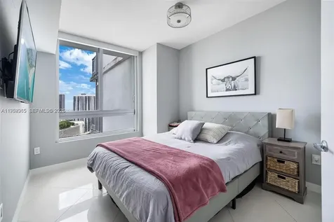 350 S Miami Avenue Miami FL 33130