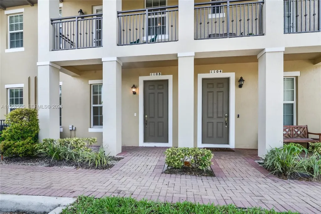 1108 SW 146th Terrace Pembroke Pines FL 33027