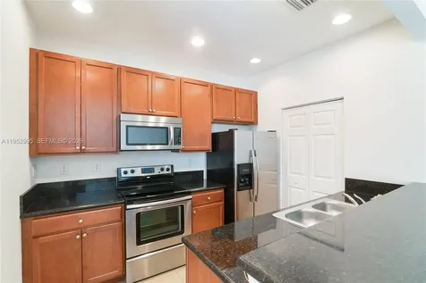 1108 SW 146th Terrace Pembroke Pines FL 33027