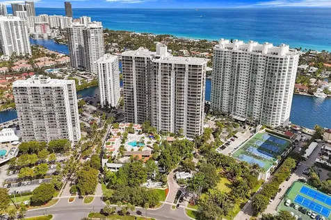 20281 E Country Club Drive Aventura FL 33180