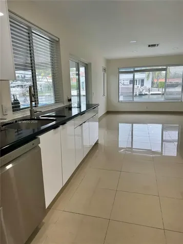 16453 NE 33rd Avenue North Miami Beach FL 33160