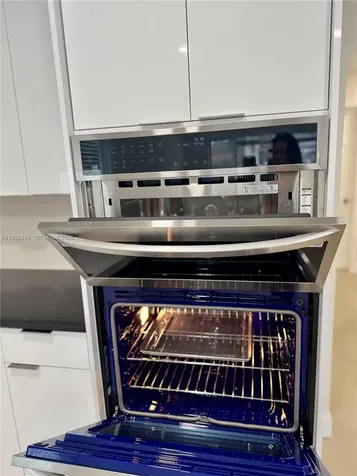 16453 NE 33rd Avenue North Miami Beach FL 33160