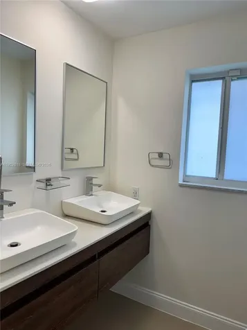 16453 NE 33rd Avenue North Miami Beach FL 33160