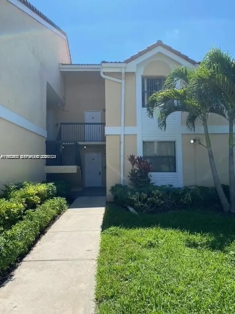 5841 Riverside Drive Coral Springs FL 33067