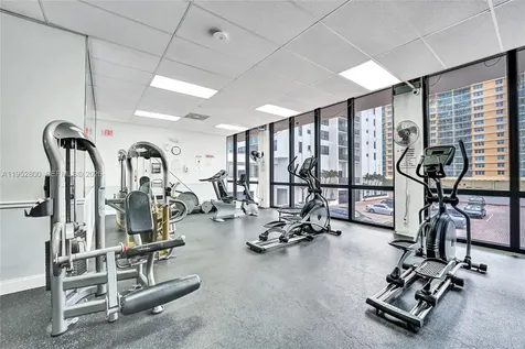 2201 S Ocean Drive Hollywood FL 33019