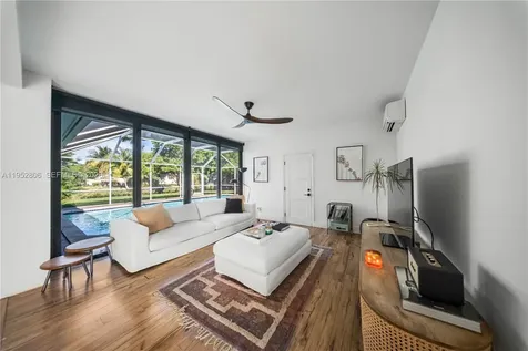 16900 SW 87th Avenue Palmetto Bay FL 33157