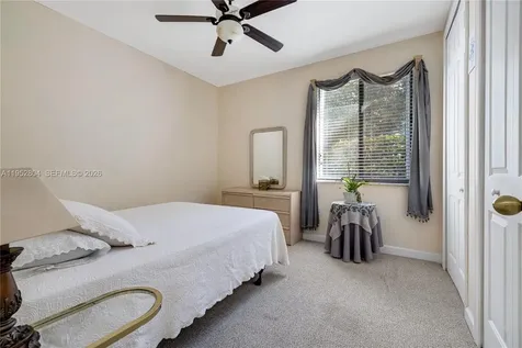 19086 SW 76th Avenue Cutler Bay FL 33157