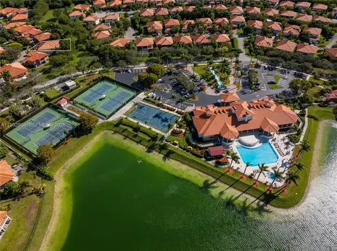 19086 SW 76th Avenue Cutler Bay FL 33157