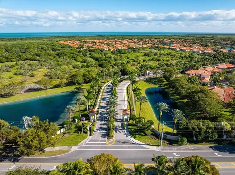 19086 SW 76th Avenue Cutler Bay FL 33157