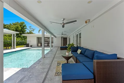 7425 SW 139th Terrace Palmetto Bay FL 33158