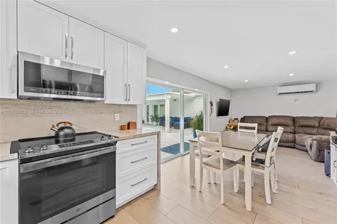 7425 SW 139th Terrace Palmetto Bay FL 33158