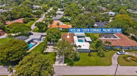 7425 SW 139th Terrace Palmetto Bay FL 33158