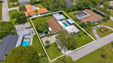 7425 SW 139th Terrace Palmetto Bay FL 33158