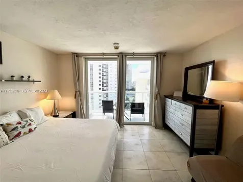 19201 Collins Avenue Sunny Isles Beach FL 33160