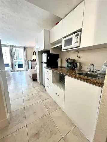19201 Collins Avenue Sunny Isles Beach FL 33160