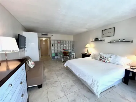 19201 Collins Avenue Sunny Isles Beach FL 33160