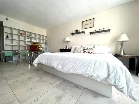 19201 Collins Avenue Sunny Isles Beach FL 33160