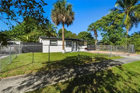 881 NW 34th Avenue Lauderhill FL 33311