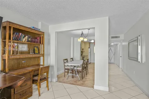 4141 Collins Avenue Miami Beach FL 33140
