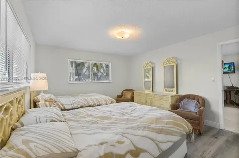 4141 Collins Avenue Miami Beach FL 33140