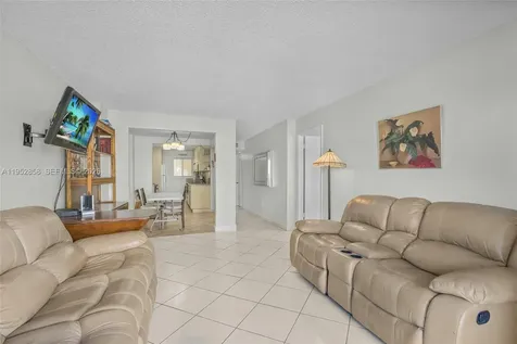 4141 Collins Avenue Miami Beach FL 33140