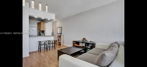 2899 Collins Avenue Miami Beach FL 33140
