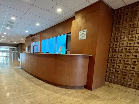 2899 Collins Avenue Miami Beach FL 33140