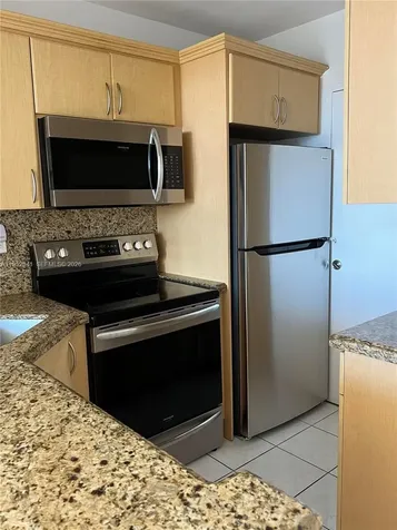 2899 Collins Avenue Miami Beach FL 33140