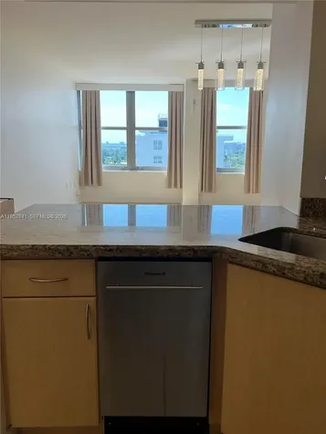 2899 Collins Avenue Miami Beach FL 33140