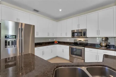 4441 Stone Ridge Way Weston FL 33331