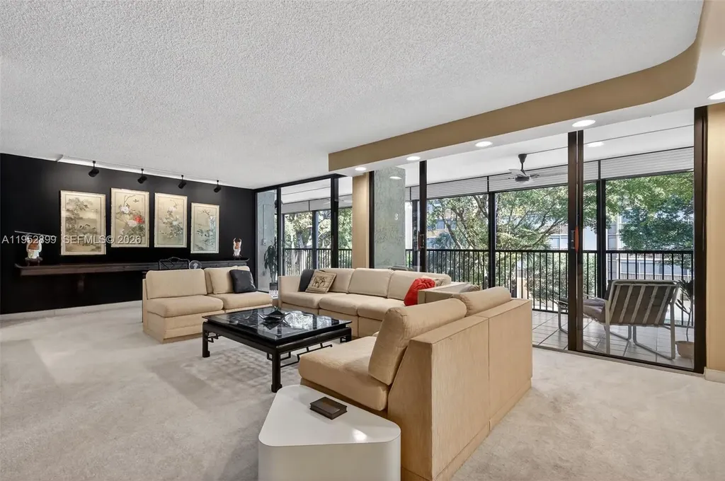 2810 N 46th Avenue Hollywood FL 33021