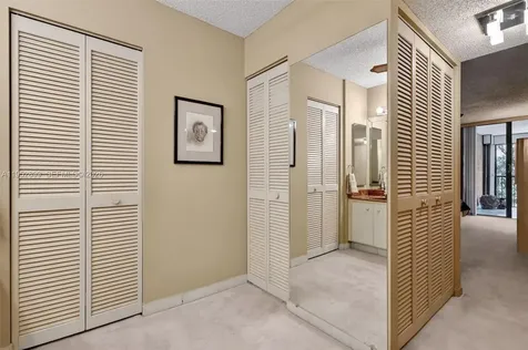 2810 N 46th Avenue Hollywood FL 33021