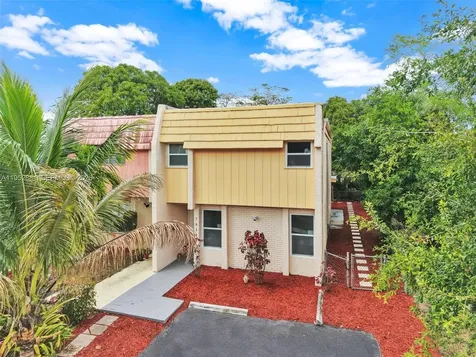 7911 SW 9th Street North Lauderdale FL 33068