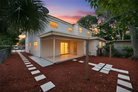 7911 SW 9th Street North Lauderdale FL 33068