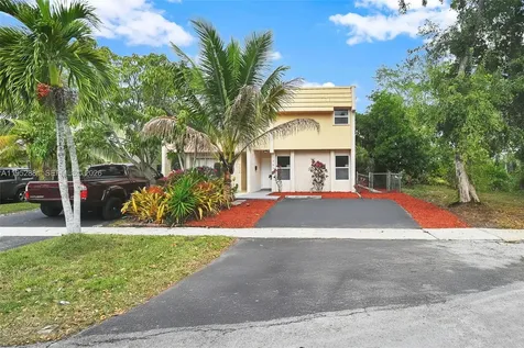 7911 SW 9th Street North Lauderdale FL 33068