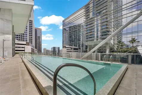 68 SE 6th Street Miami FL 33131